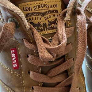 Men’s Levi’s Lace-up Shoes Size 11
